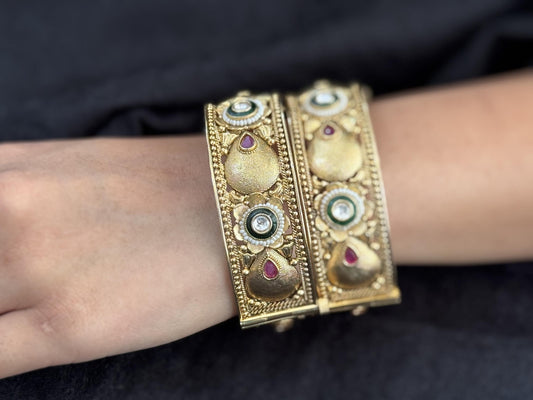 Green and White Bloom Kada - Textured gold kada.