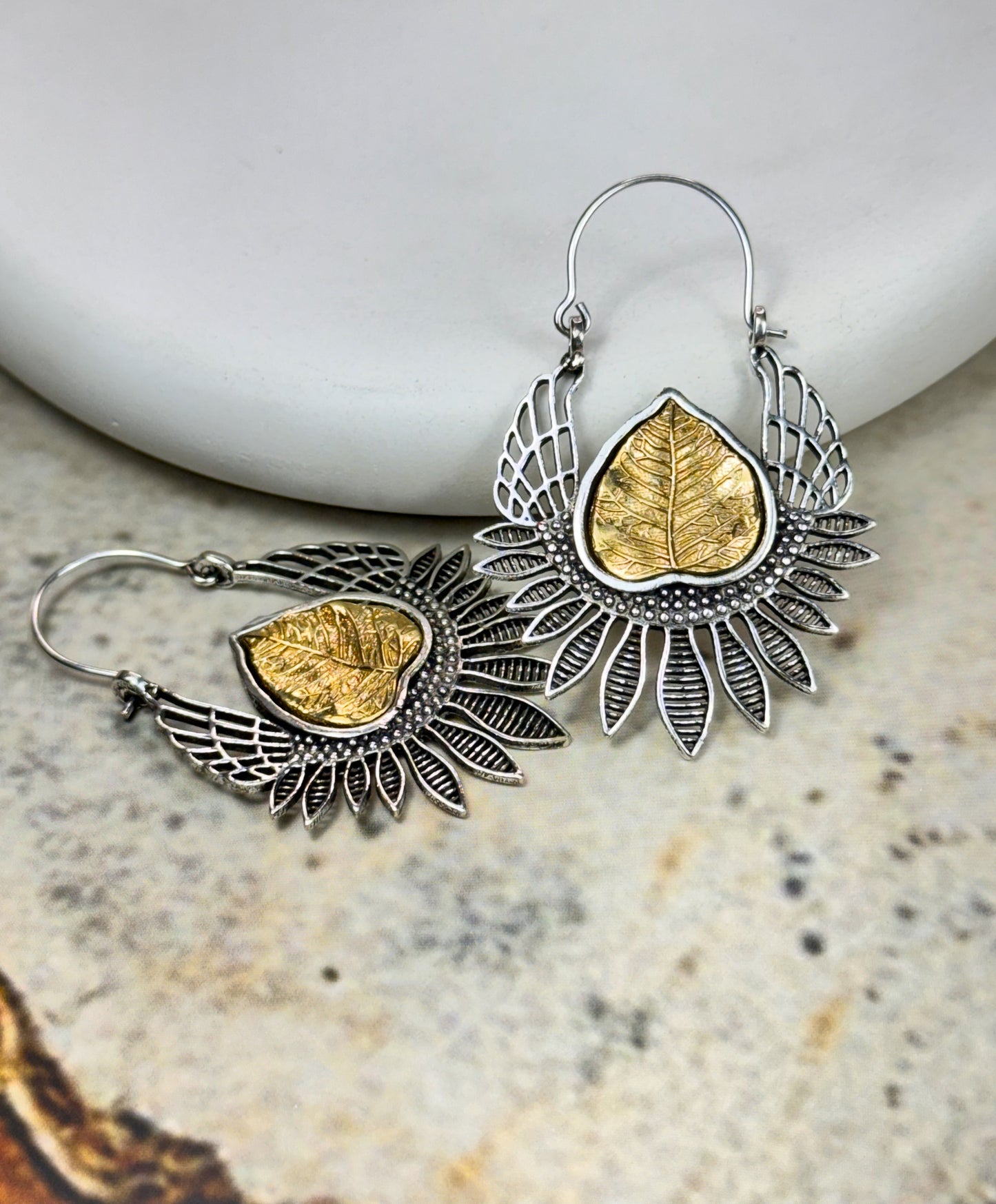 Two-Tone Leaf Drop Earrings – Gold & Silver Nature-Inspired Design.