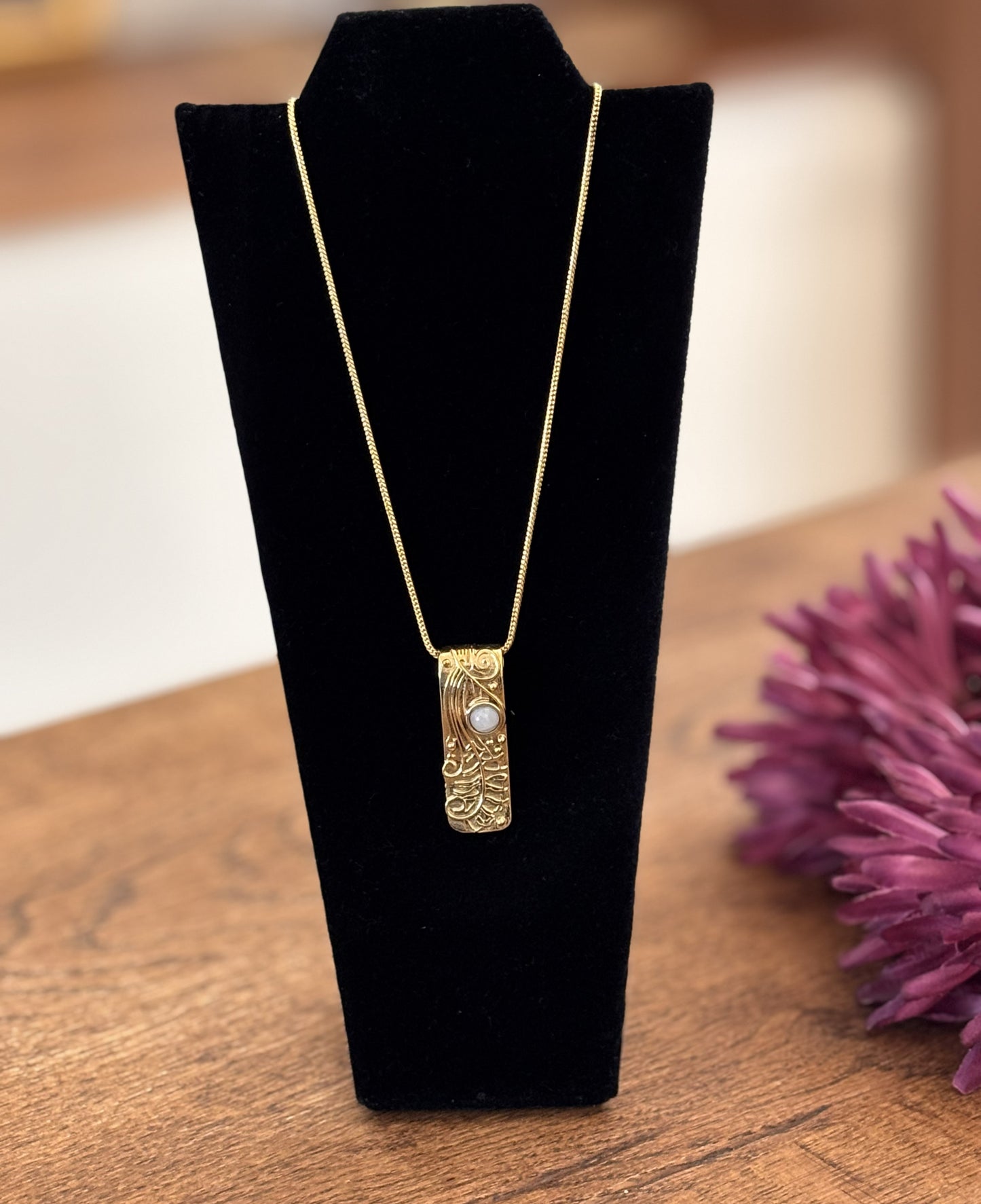 Gold/Silver Ornate Rectangle Gemstone Pendant Necklace.