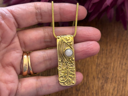 Gold/Silver Ornate Rectangle Gemstone Pendant Necklace.