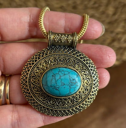 Vintage Boho Natural Stone Statement Necklace – Antique Gold & Silver Tone Medallion Necklace