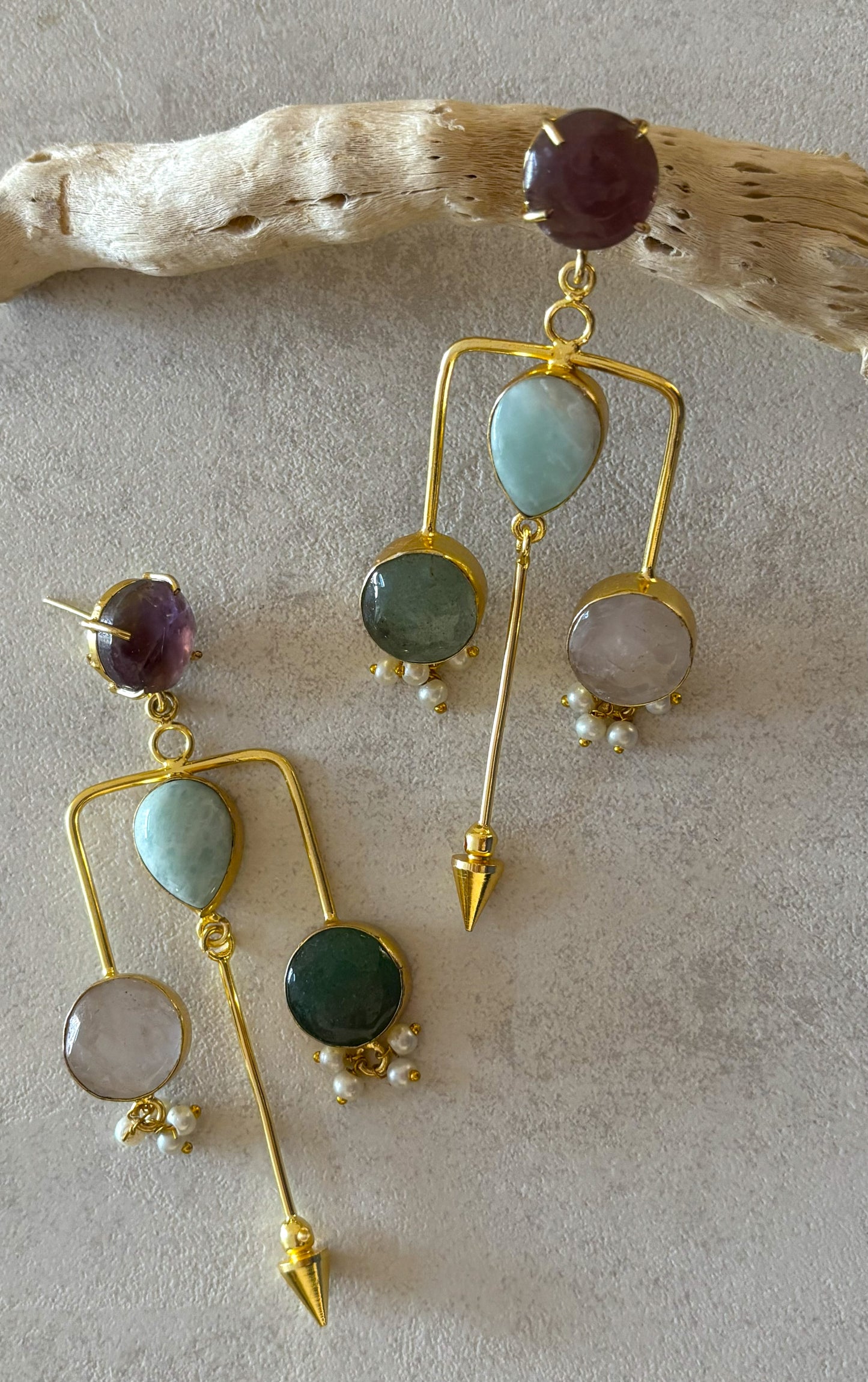 Mystic Rounds: Aros con piedras preciosas hechos a mano - Pendientes de piedra natural.