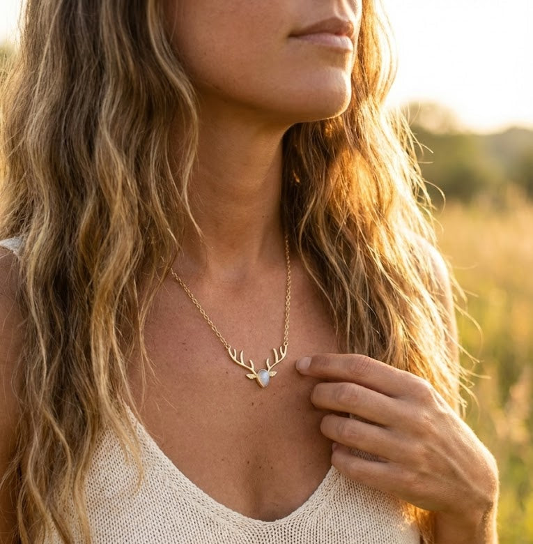 Gold/Sliver Deer Antler Pendant with Labradorite/Moonstone – Nature-Inspired Boho Statement Necklace.