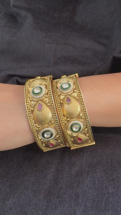 Green and White Bloom Kada - Textured gold kada.